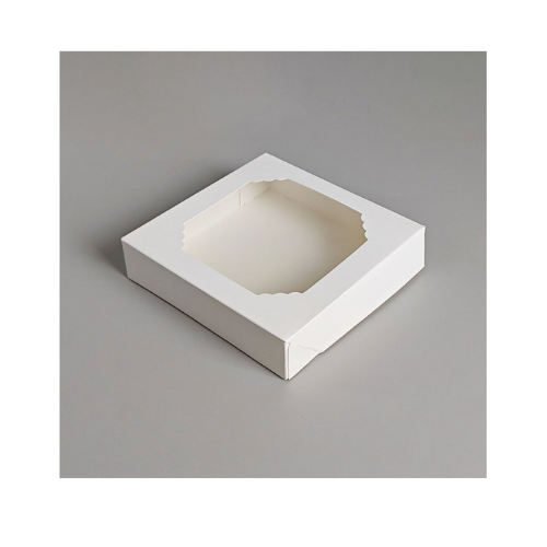 Obrázek k výrobku 26605 - Cake star krabička biela s okienkom nízka 15x15x3, 5cm