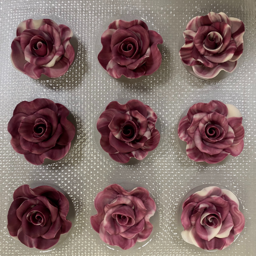 Obrázek k výrobku 27242 - Cukrová ruža veľká bordová mramorová (9 ks)