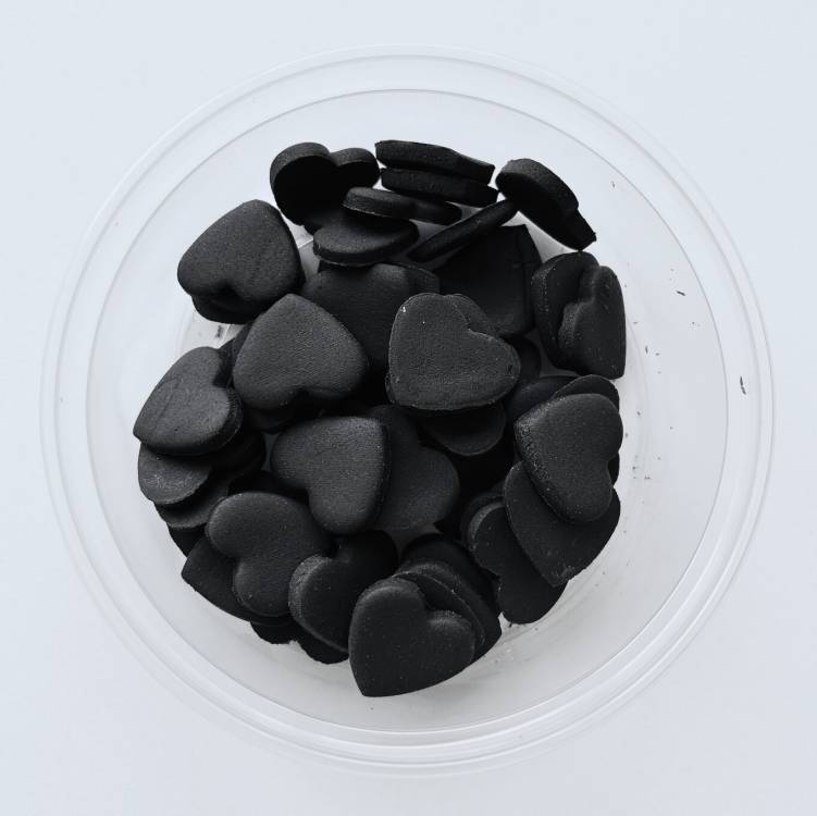 Obrázek k výrobku 26973 - Cukrové srdiečka veľké čierne (50 ks)