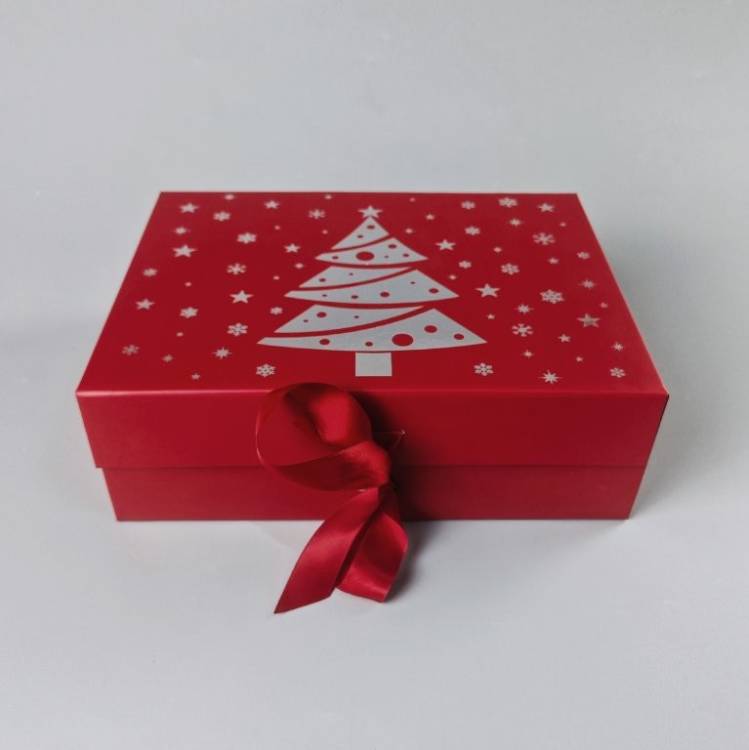 Obrázek k výrobku 27326 - Elegantná darčeková krabica červená s magnetom a stuhou (28 x 21 x 9,5 cm)