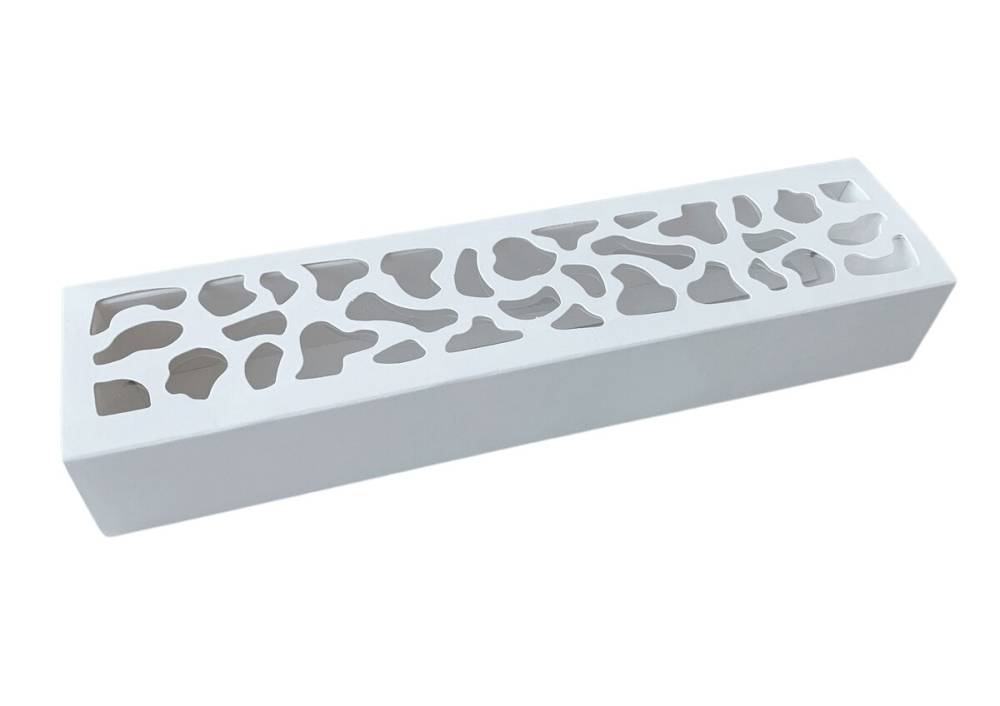 Obrázek k výrobku 25652 - Krabička na makrónky biela so zdobeným okienkom 25,8 x 6 x 4 cm (na 10 kusov)