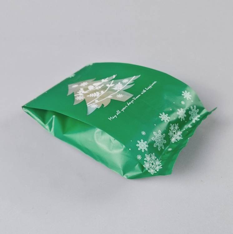 Obrázek k výrobku 27313 - Mikulášske vrecko zelené s vianočným stromčekom (20 x 9 x 7 cm)