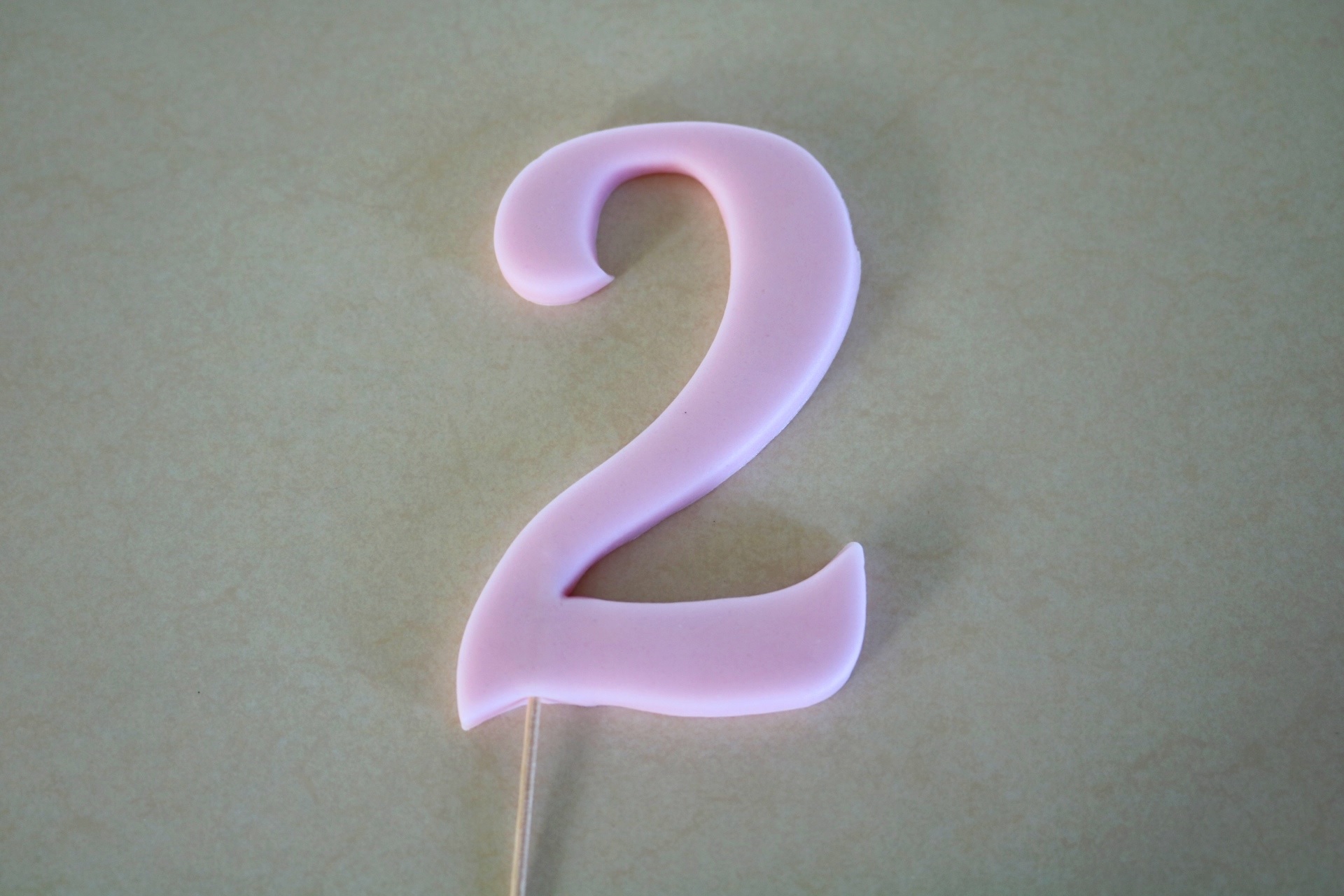 Obrázek k výrobku 27152 - Nejedlá dekorácia Číslo 2 ružové