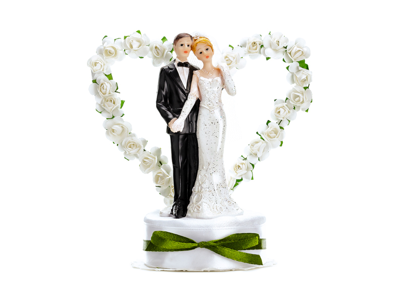 Obrázek k výrobku 22694 - Svadobná figúrka  mladomanželia so srdcom z bielych ruží