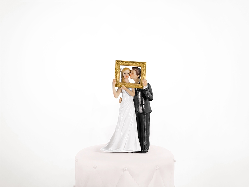 Obrázek k výrobku Svatební figurka Novomanželé se zlatým rámem