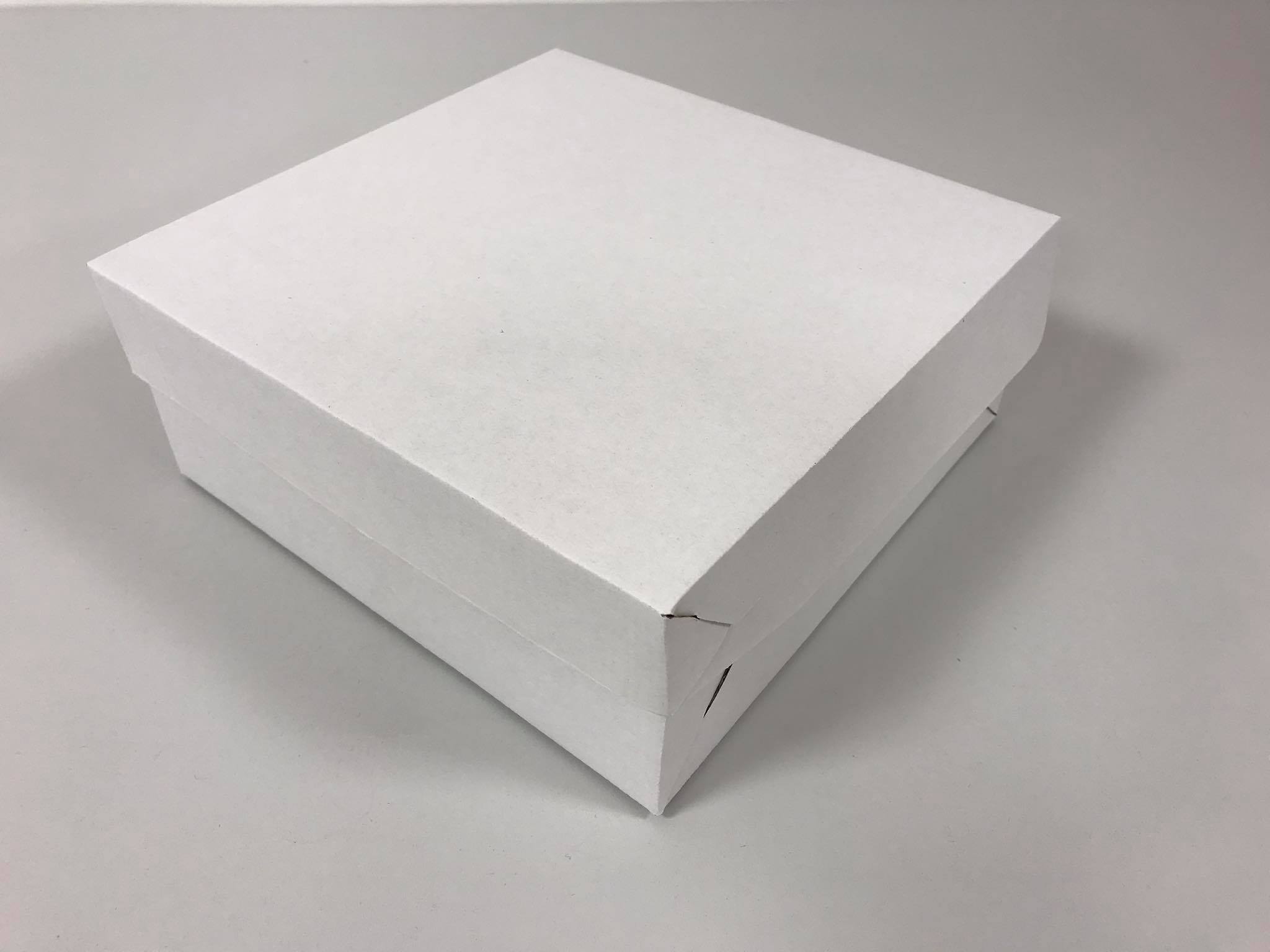 Obrázek k výrobku 16667 - Tortová krabica bielo-hnedá (22 x 22 x 9 cm)(5 ks)