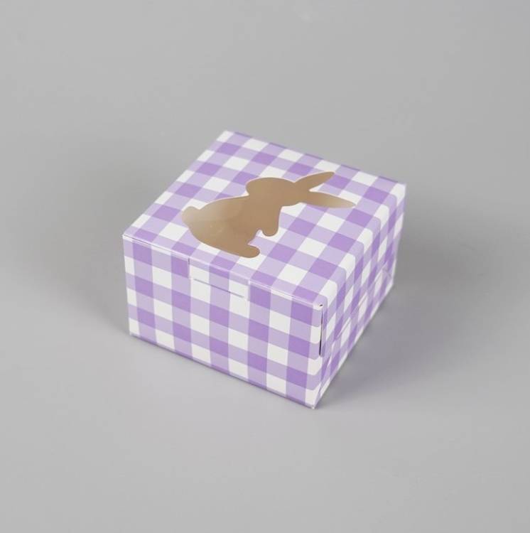 Obrázek k výrobku 26406 - Veľkonočná krabička kocka fialová (10x10x6,5 cm)