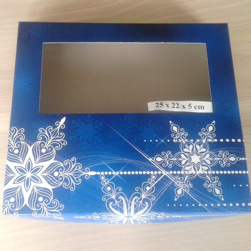 Obrázek k výrobku 22607 - Vianočná krabica na cukrovinky modrá (25 x 22 x 5 cm)