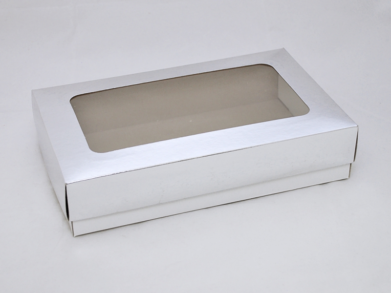 Obrázek k výrobku 21178 - Vianočná krabica na cukrovinky strieborná (25 x 15 x 5,5 cm)