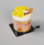 Obrázek k výrobku 26479 - Cake Star Plastová podložka pod minidezerty s úchytom čierna štvorec 8 x 8 cm (1 ks)