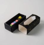 Detail k výrobkuKrabička na makrónky čierna so zlatými čiarami 15,5 x 6,5 x 5,2 cm (na 5 kusov)