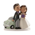 Detail k výrobkuOzdoba na tortu Manželský pár s autom (nejedla)
