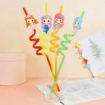 Detail k výrobkuPlastová farebná slamka špirálová s morskými pannami (4 ks)