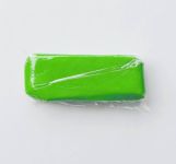 Obrázek k výrobku 26381 - Pravý marcipán svetlo zelený 28% mandlí (100 g)