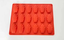 Detail k výrobkuSilikónová forma na pečenie Madlenky úzke (na 18 ks)