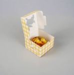 Obrázek k výrobku 26410 - Veľkonočná krabička kocka žltá (10x10x6,5 cm)